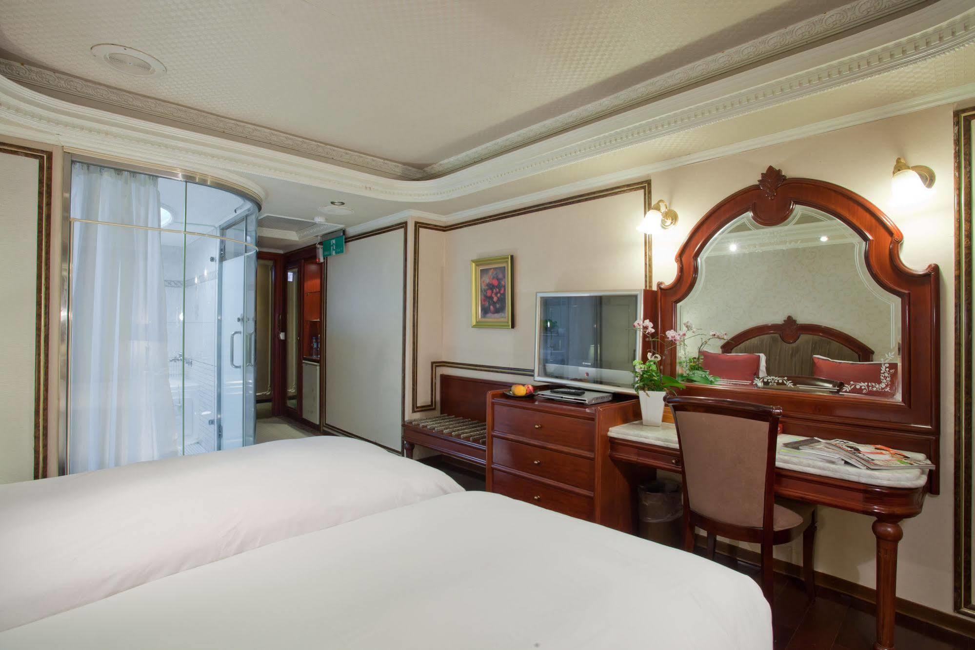 Happiness Hotel Тайбэй Экстерьер фото